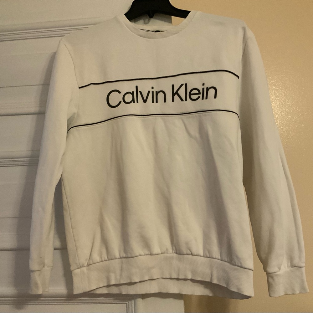 CALVIN KLEIN sweatshirt.  Size L.